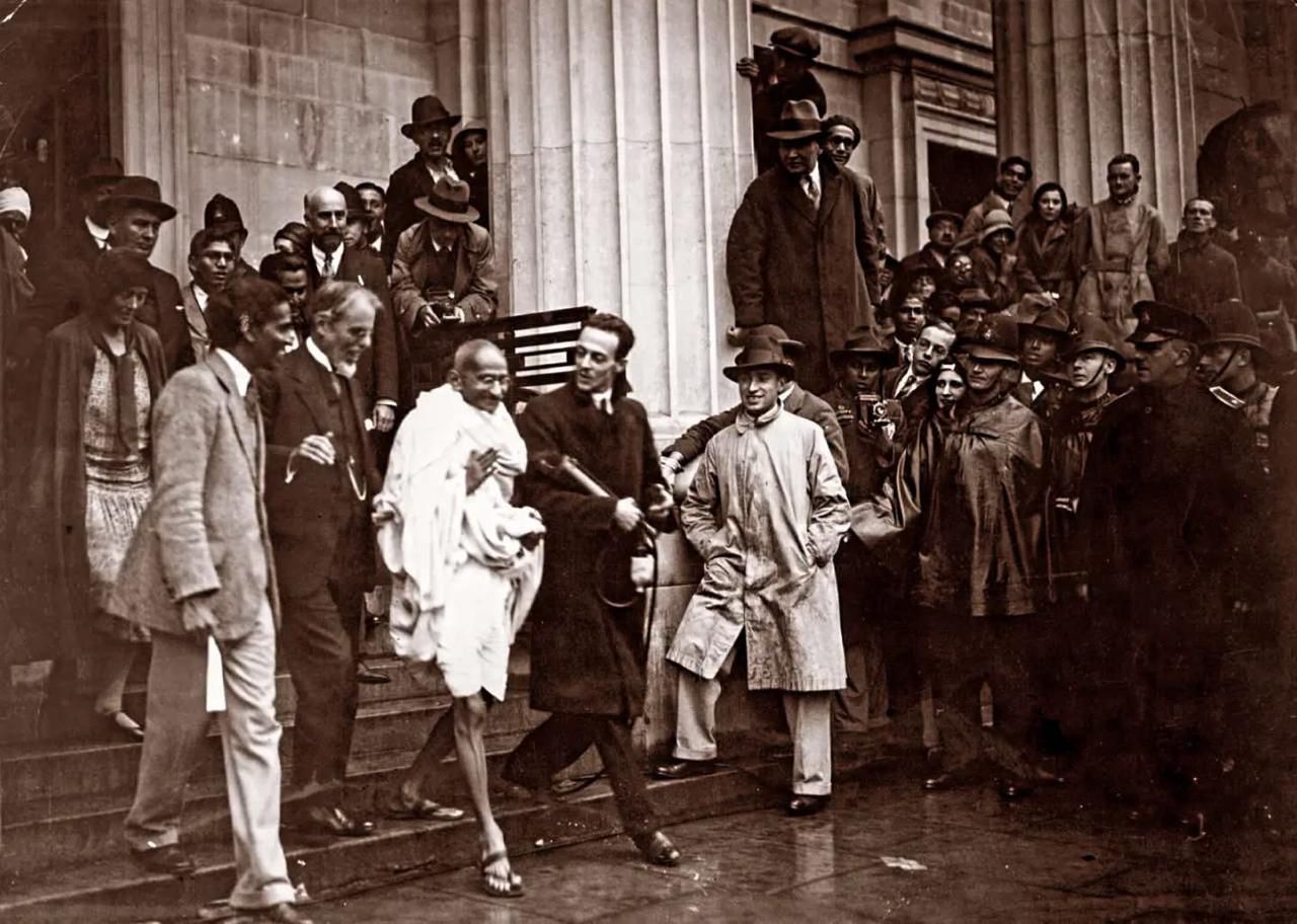 Mahatma Gandhi — Historical Photograph 10