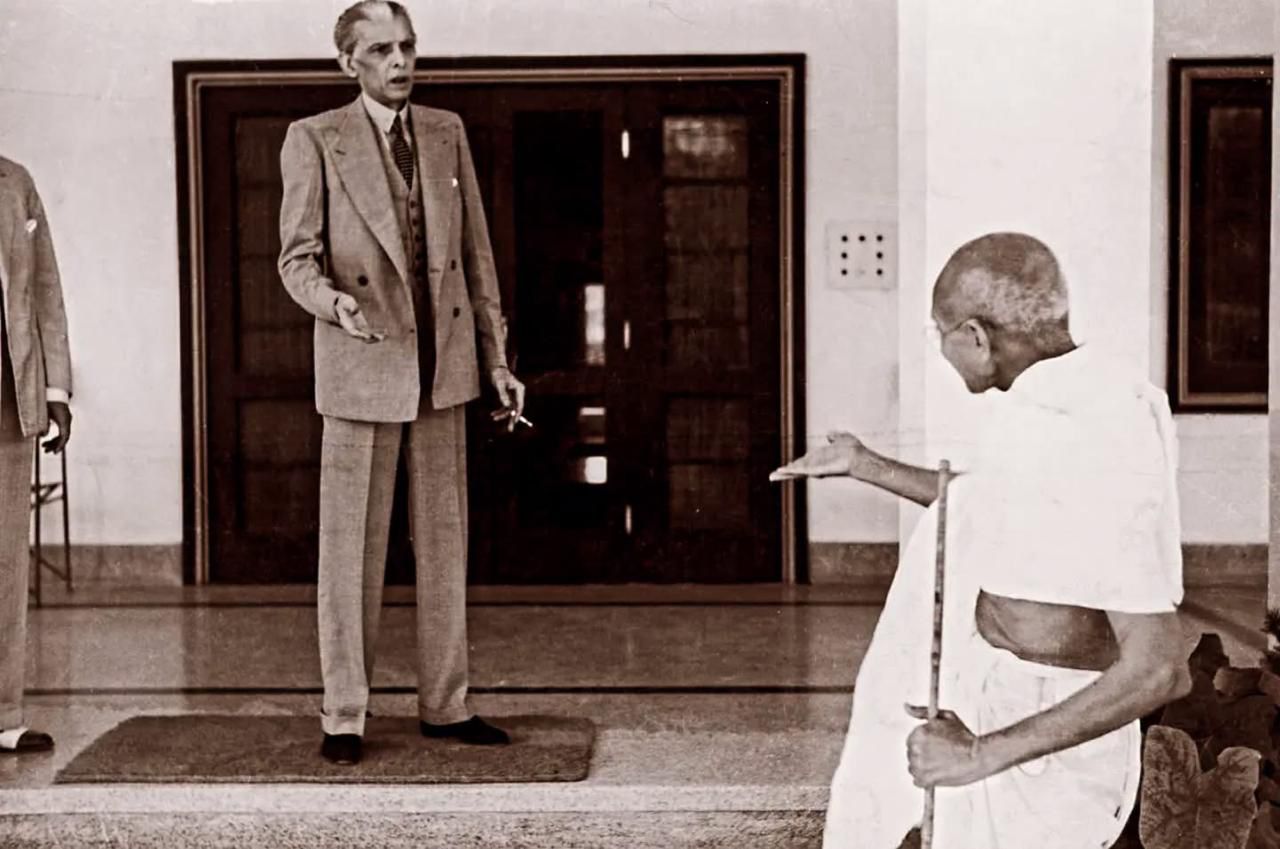 Mahatma Gandhi — Historical Photograph 12