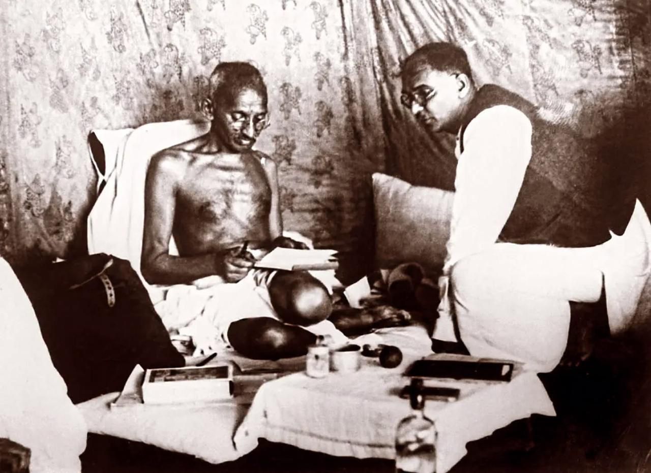 Mahatma Gandhi — Historical Photograph 13
