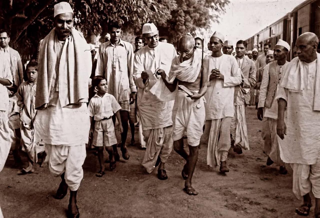 Mahatma Gandhi — Historical Photograph 17