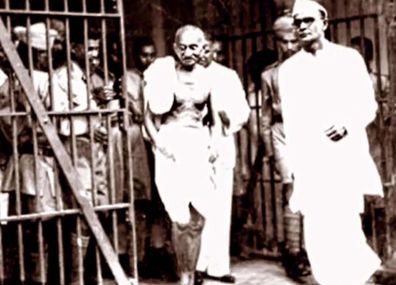 Mahatma Gandhi — Historical Photograph 4