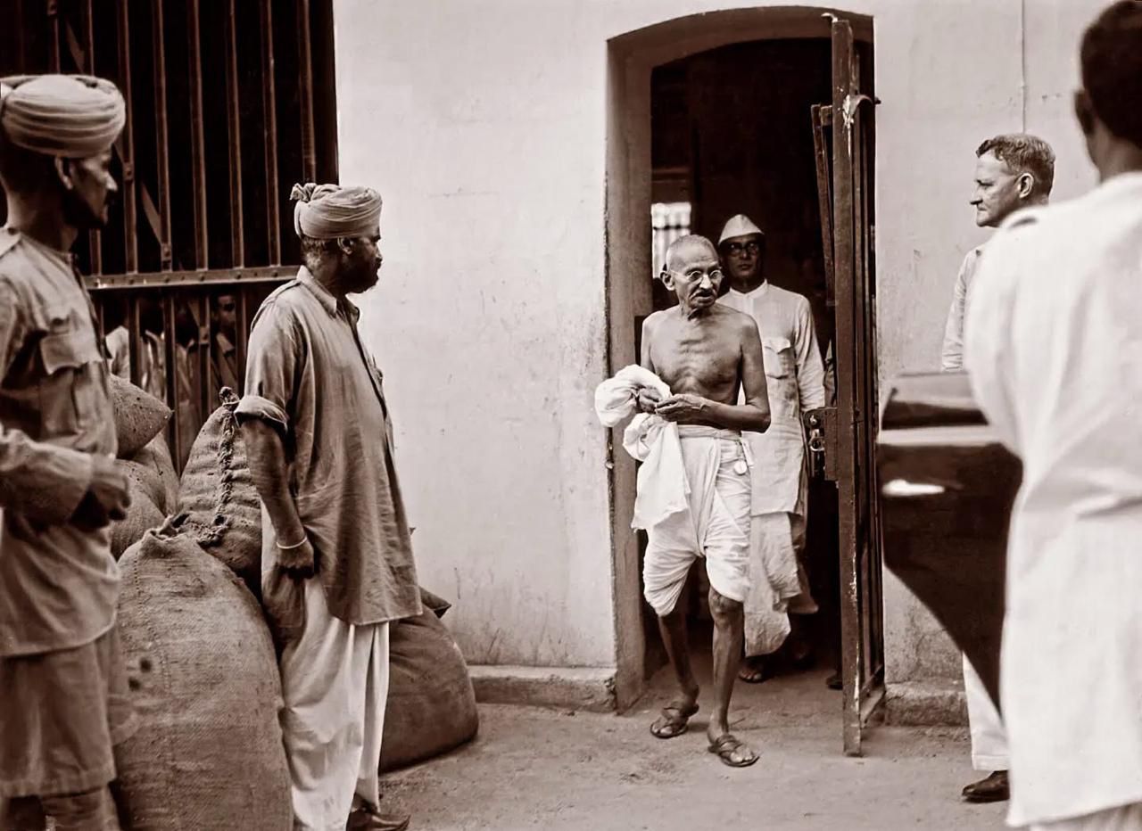 Mahatma Gandhi — Historical Photograph 8